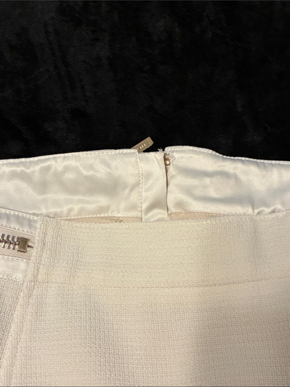 High-Waist White Mini Skirt with Front Zip - Picture 7 of 14